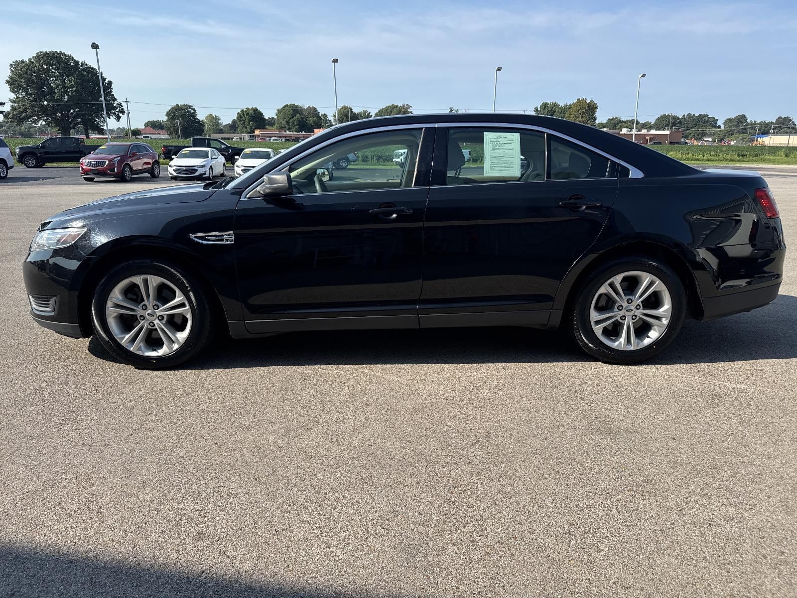 2017 Ford Taurus SE