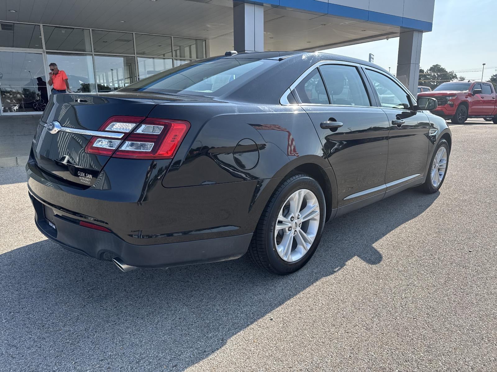 2017 Ford Taurus SE