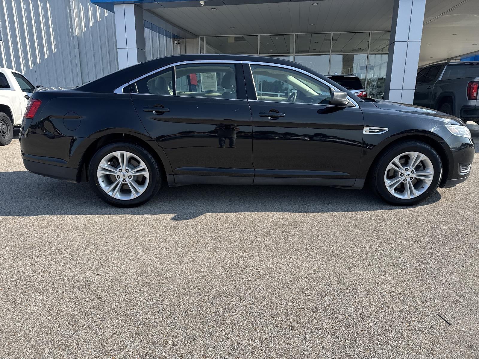 2017 Ford Taurus SE