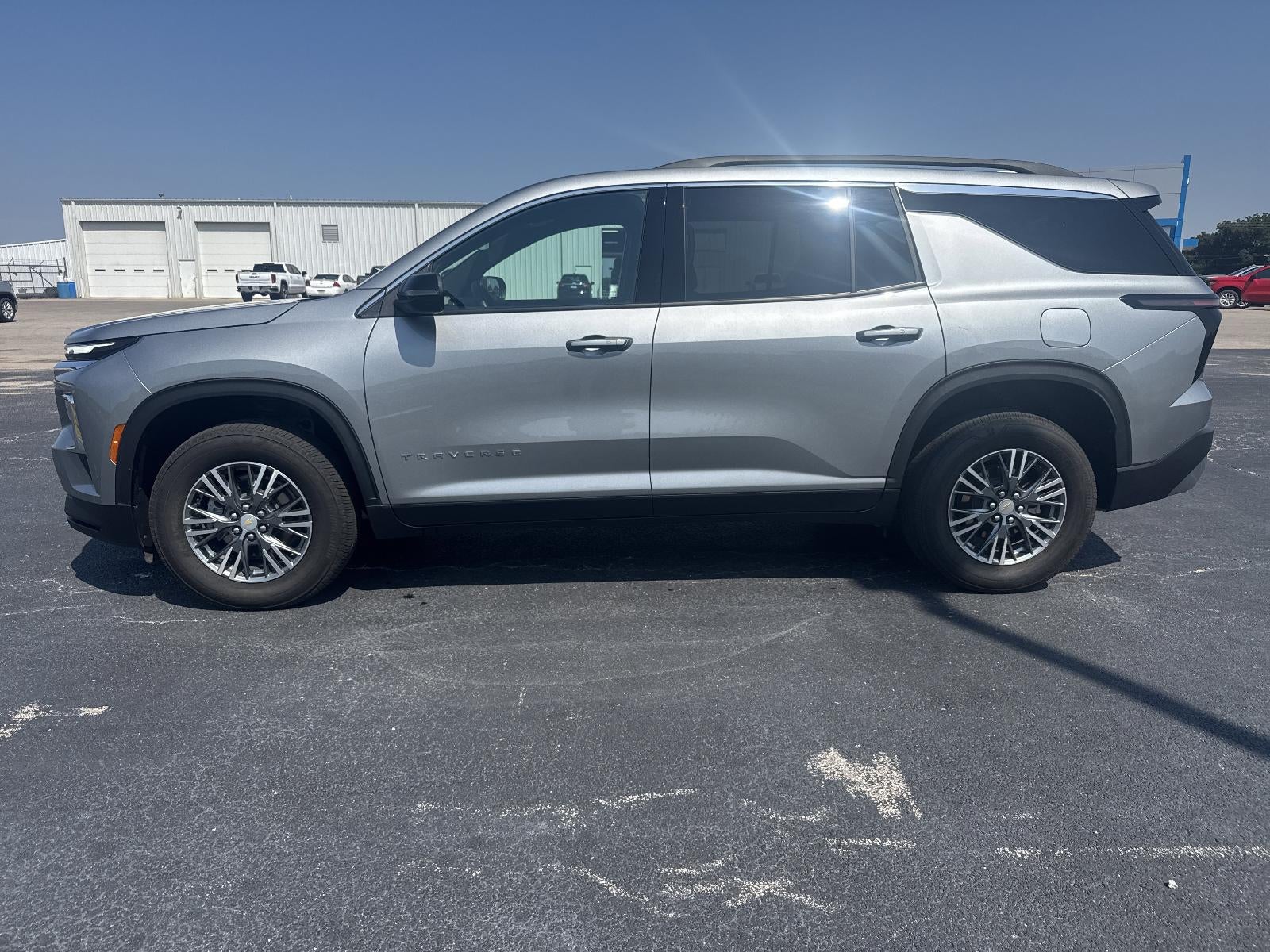 2025 Chevrolet Traverse LT