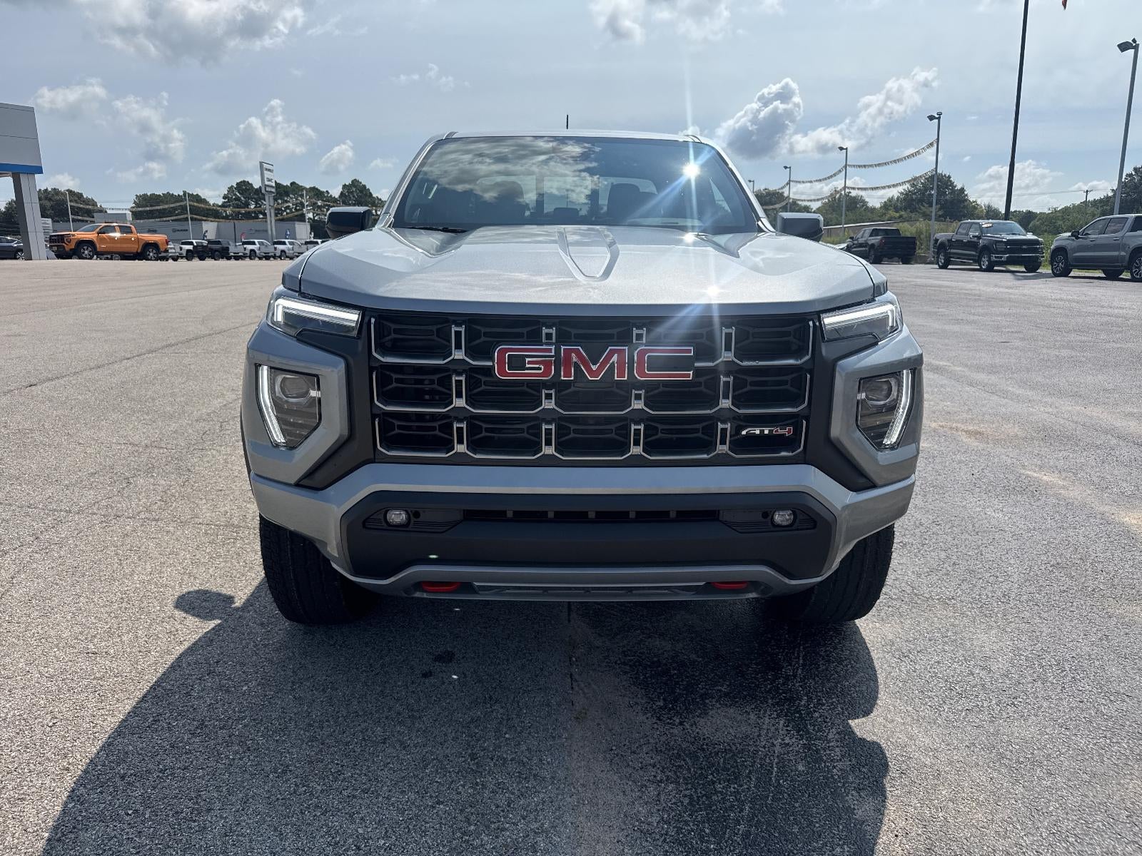 2026 GMC Canyon AT4 - Photo 8