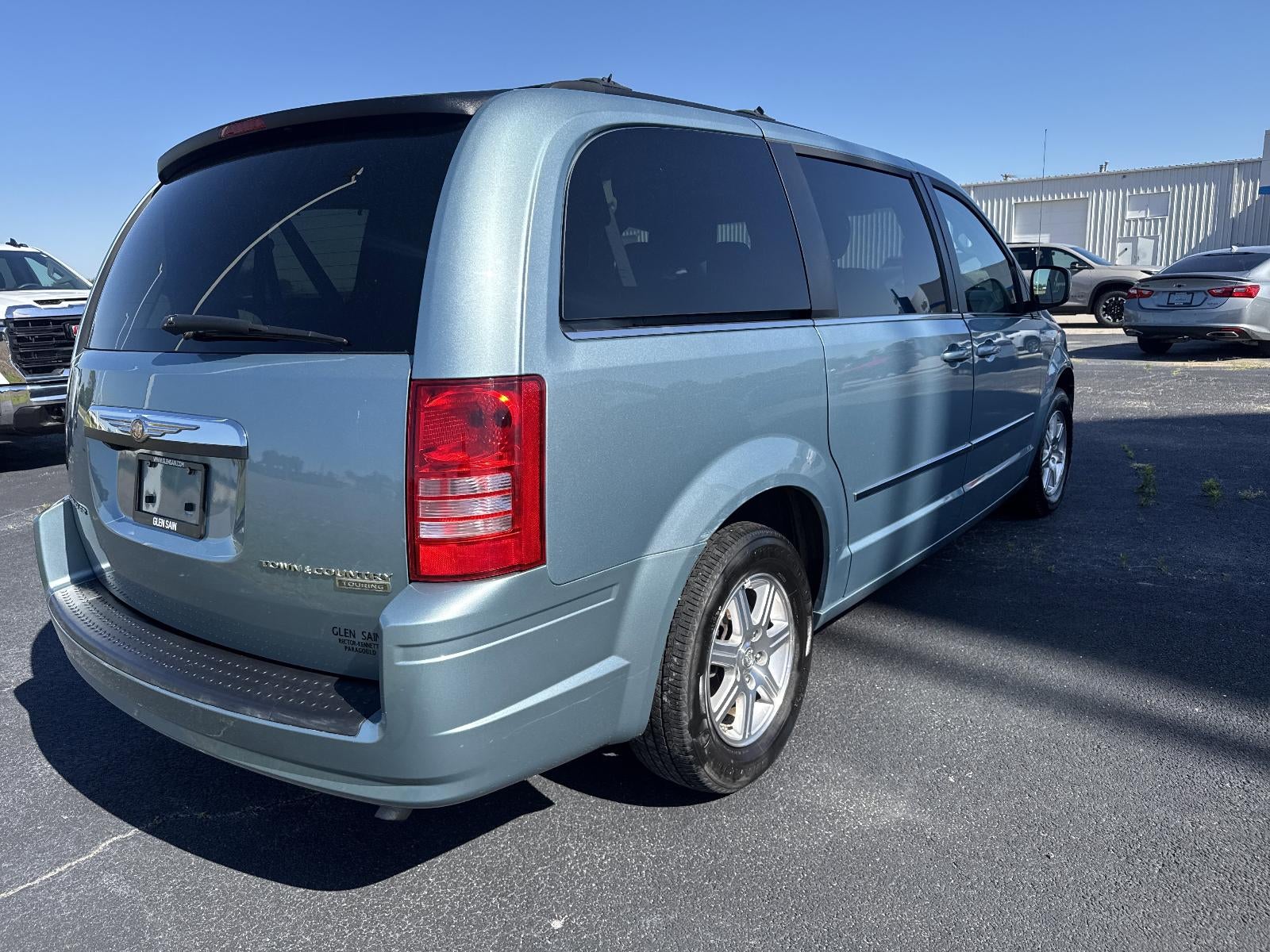 2009 Chrysler Town & Country Touring