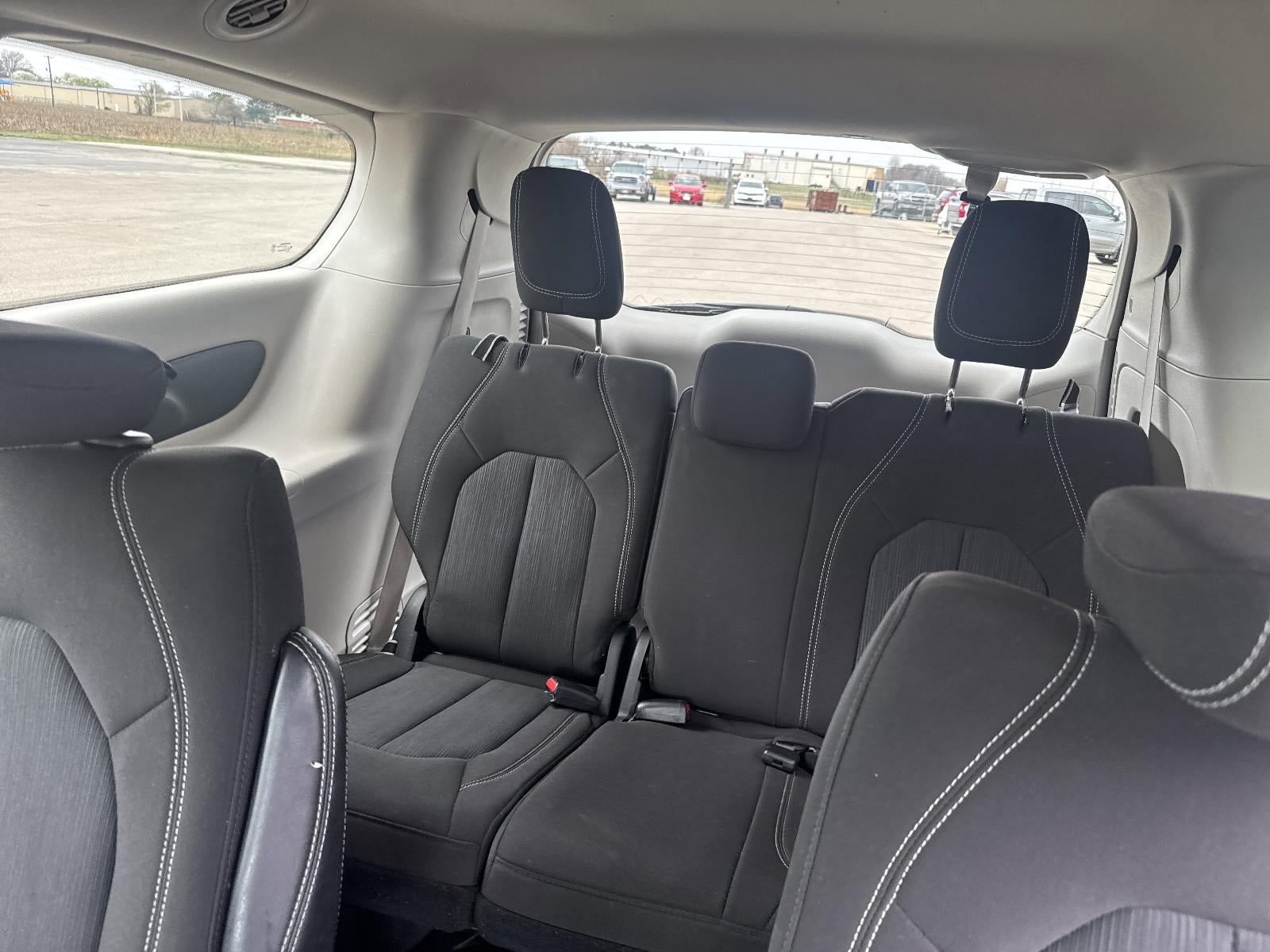 2023 Chrysler Voyager LX