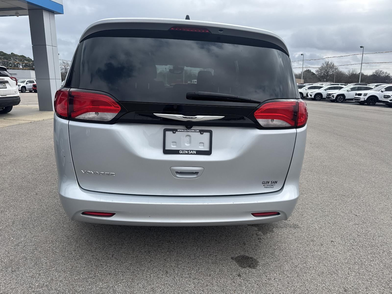 2023 Chrysler Voyager LX