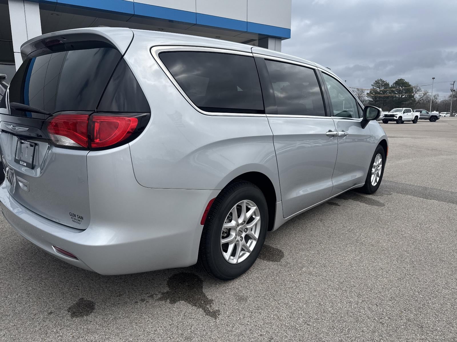 2023 Chrysler Voyager LX