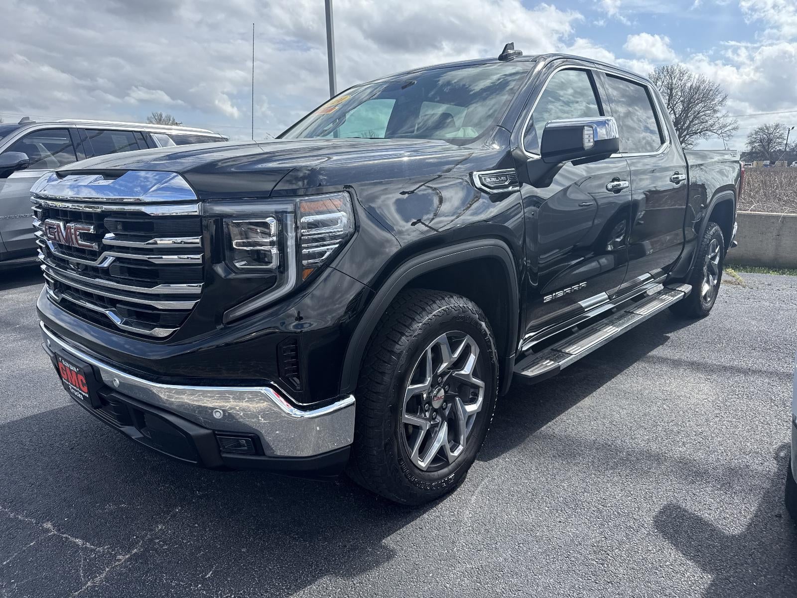 2024 GMC Sierra 1500 SLT