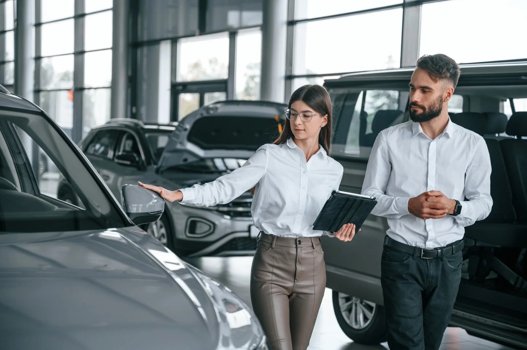 Family working with sales person